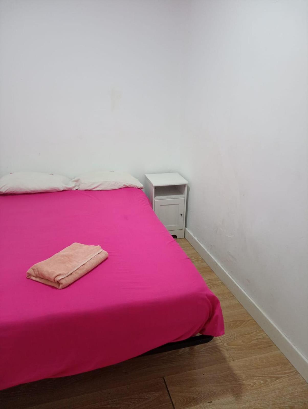 Apartment Piso 3 Junto Al Metro Nueva Numancia, A 15 Min De Sol En Metro